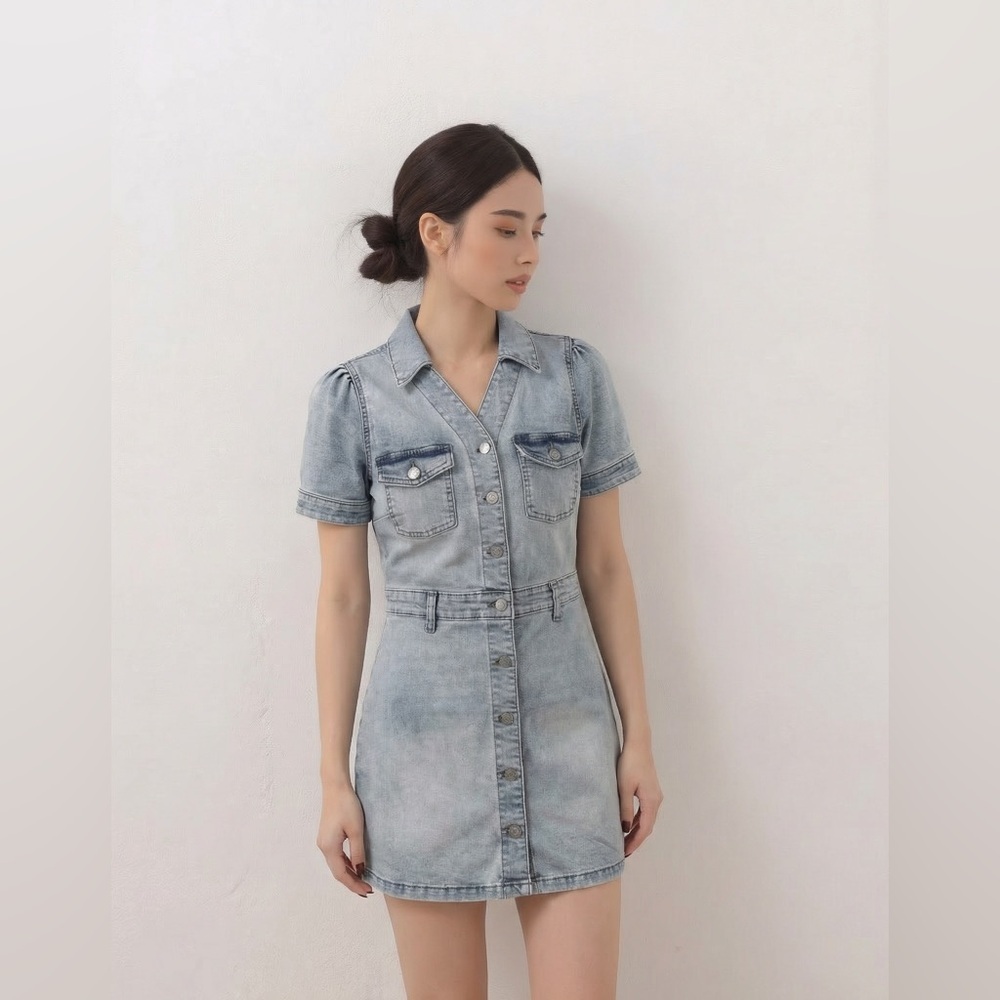 Celebrity Pink Denim Utility Dress M Blue Short Sleeve Stretch Button Womens